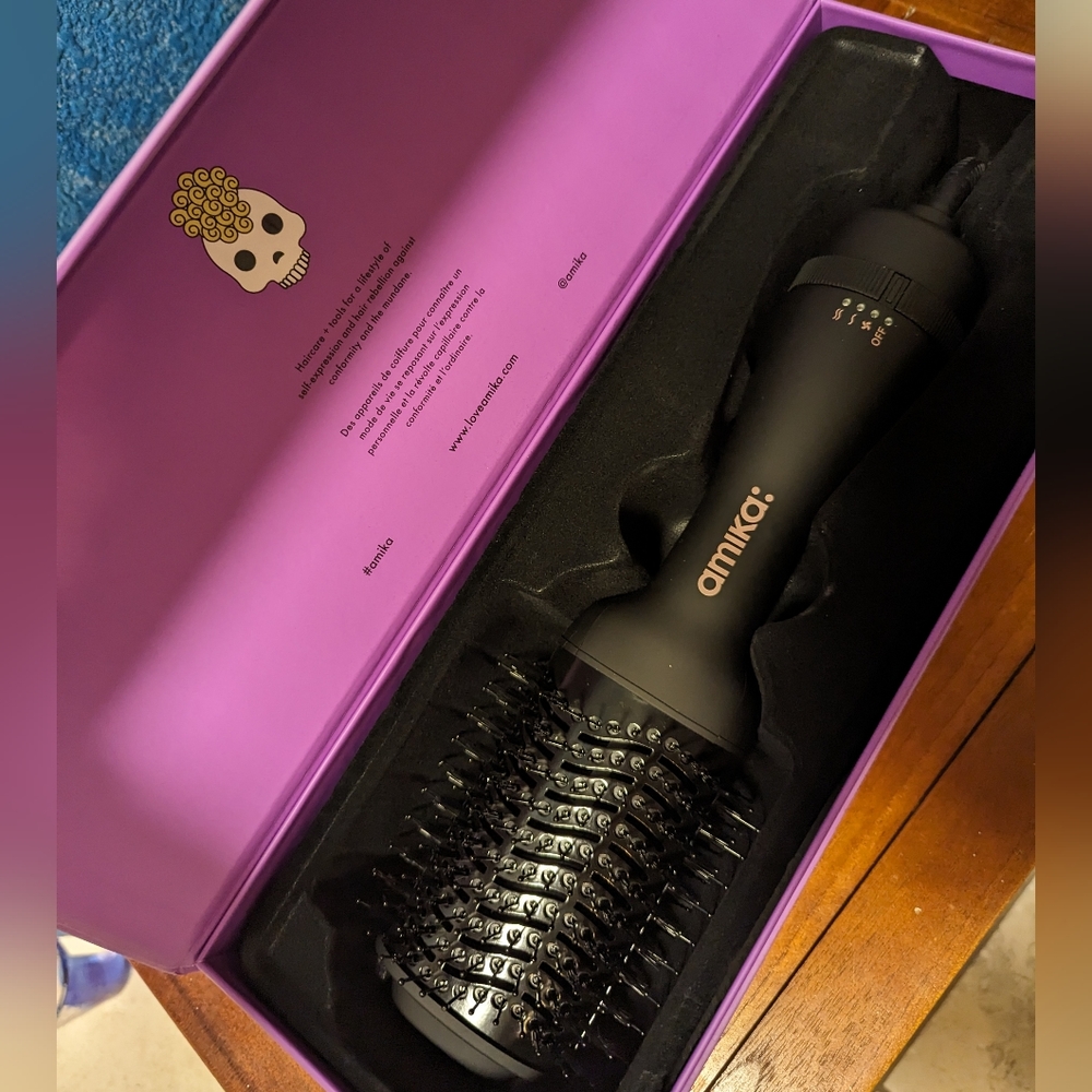 Amika Hair Dryer Brush (Brand new in box)